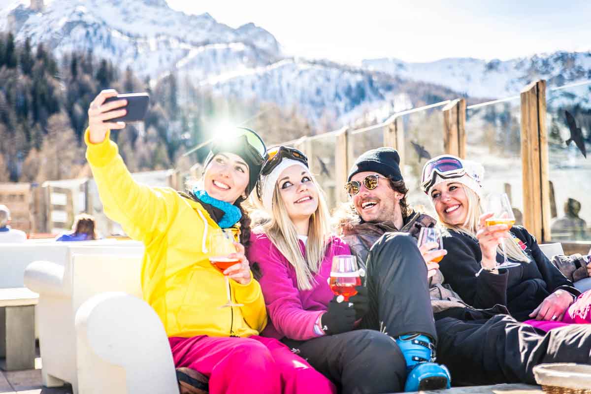 wintersport selfie op het terras